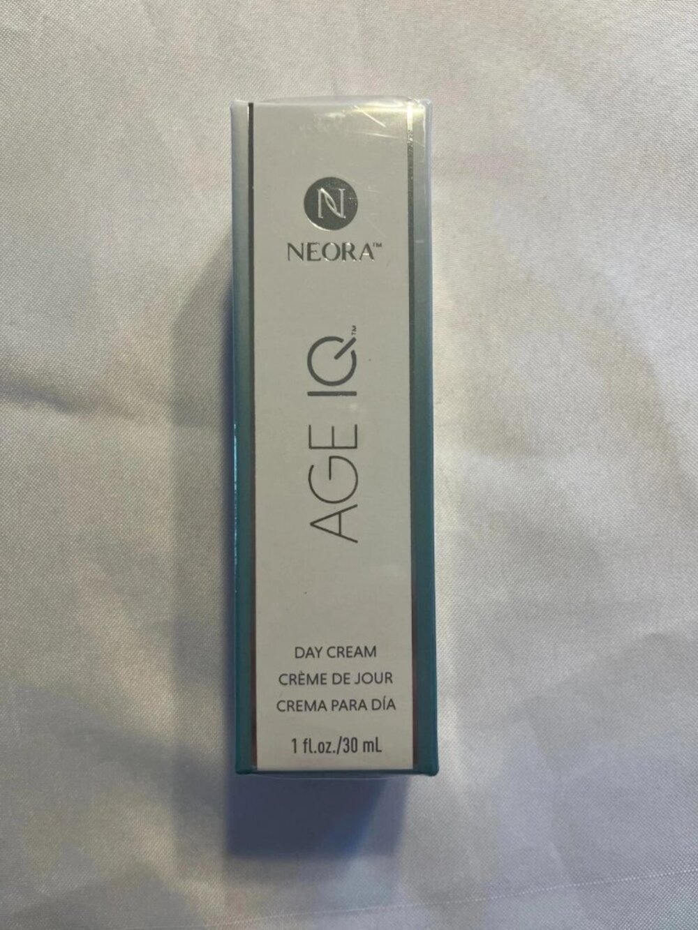 Neora Age IQ Day Cream 1 oz - New in Box Sealed! Free Shipping